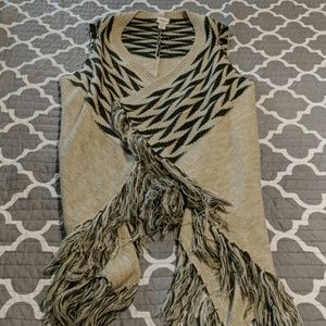 Daytrip Vest Size Medium Cream/Tan/Olive